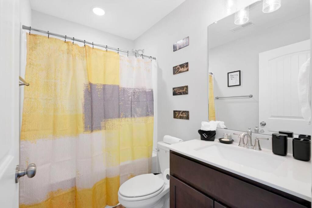 Make Lemonade In Luxury W King Bed And Free Parking Plus 40 Minutes To Nashville Clarksville Kültér fotó