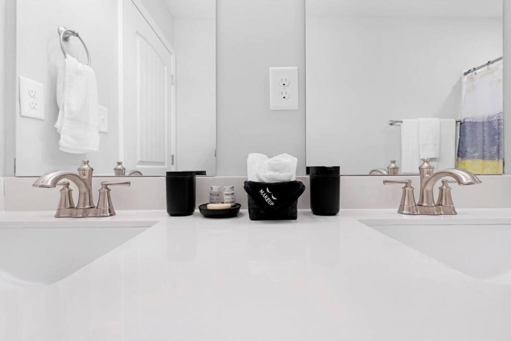 Make Lemonade In Luxury W King Bed And Free Parking Plus 40 Minutes To Nashville Clarksville Kültér fotó